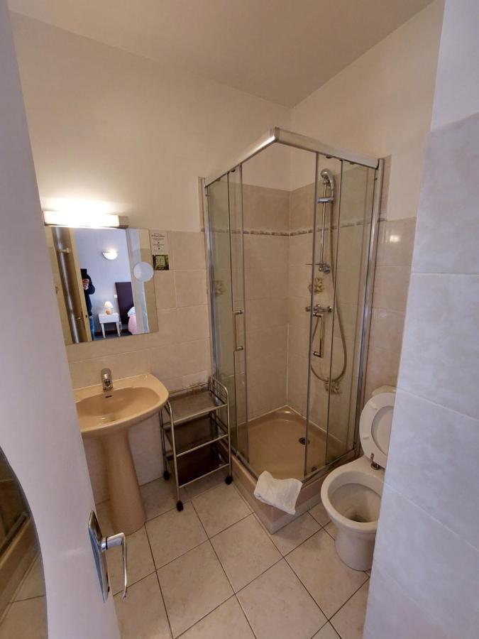 L'Accent - Hotel 2 Etoiles Et Restaurant - Logis Hotels Astaffort Luaran gambar