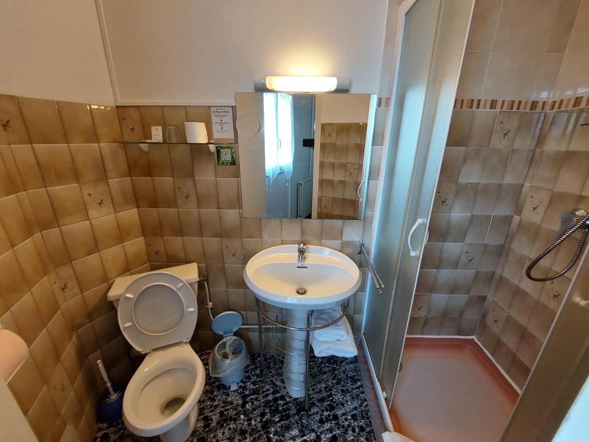 L'Accent - Hotel 2 Etoiles Et Restaurant - Logis Hotels Astaffort Luaran gambar